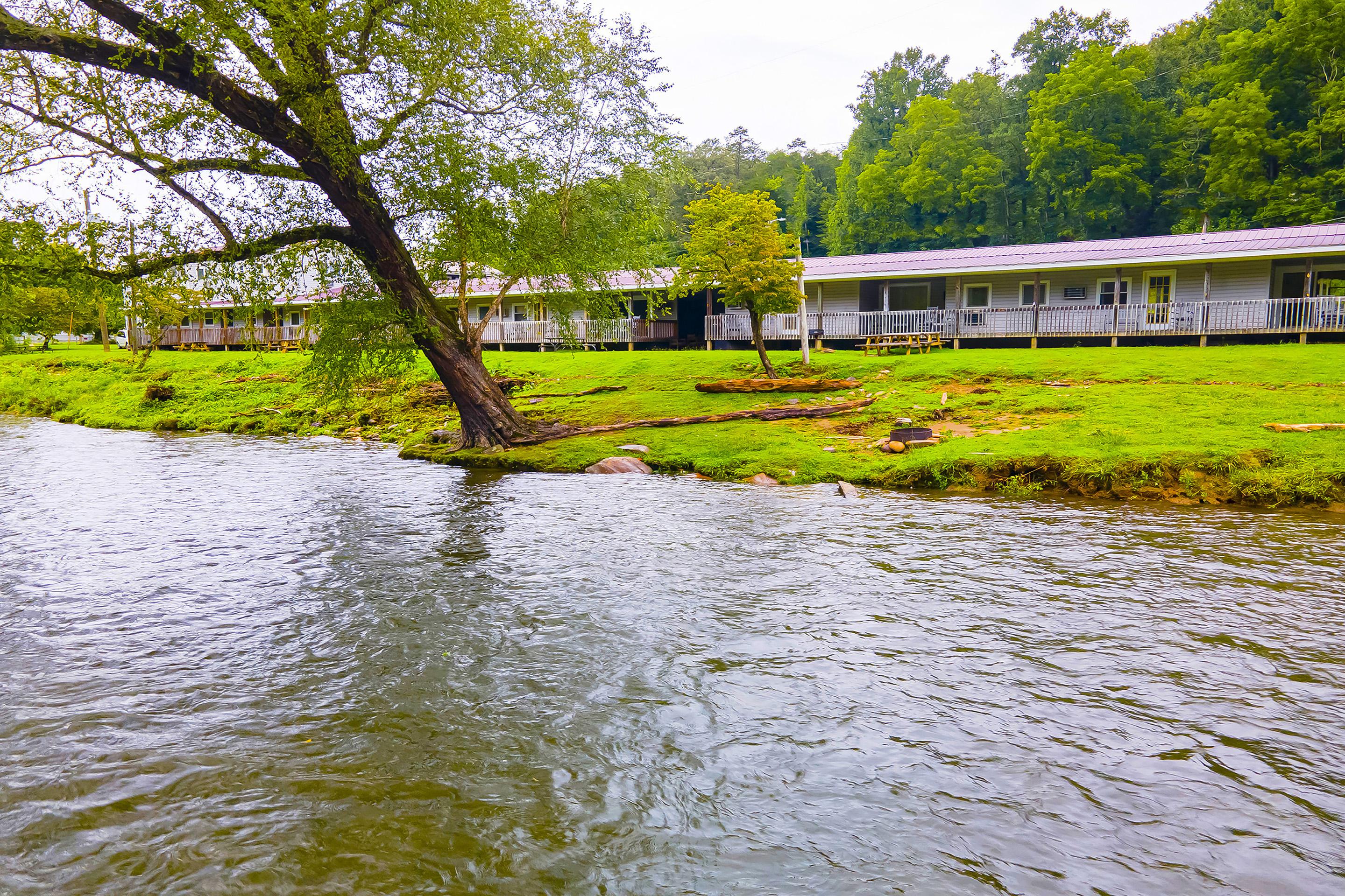 Lloyd'S On The River Country Inn By Oyo Bryson City Exterior foto